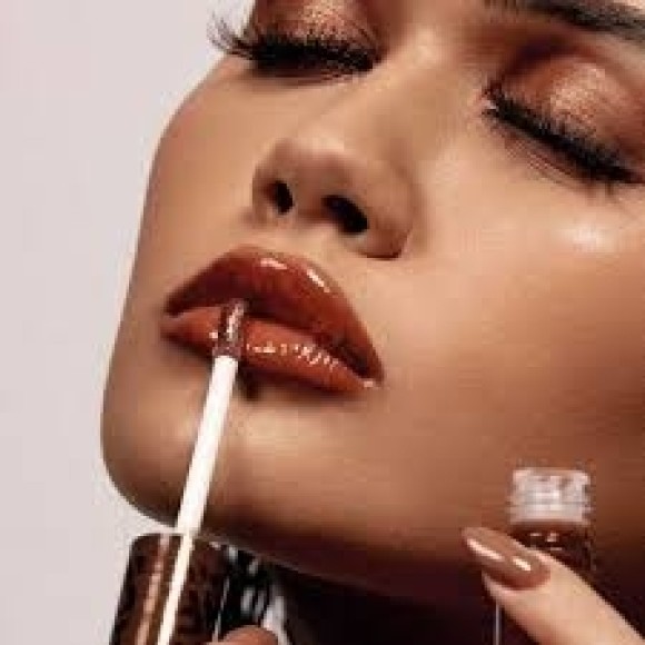 https://www.zymakeup.com.br/image/cache/data/eftr/Img_ftr_rp_32804-580x580.JPG